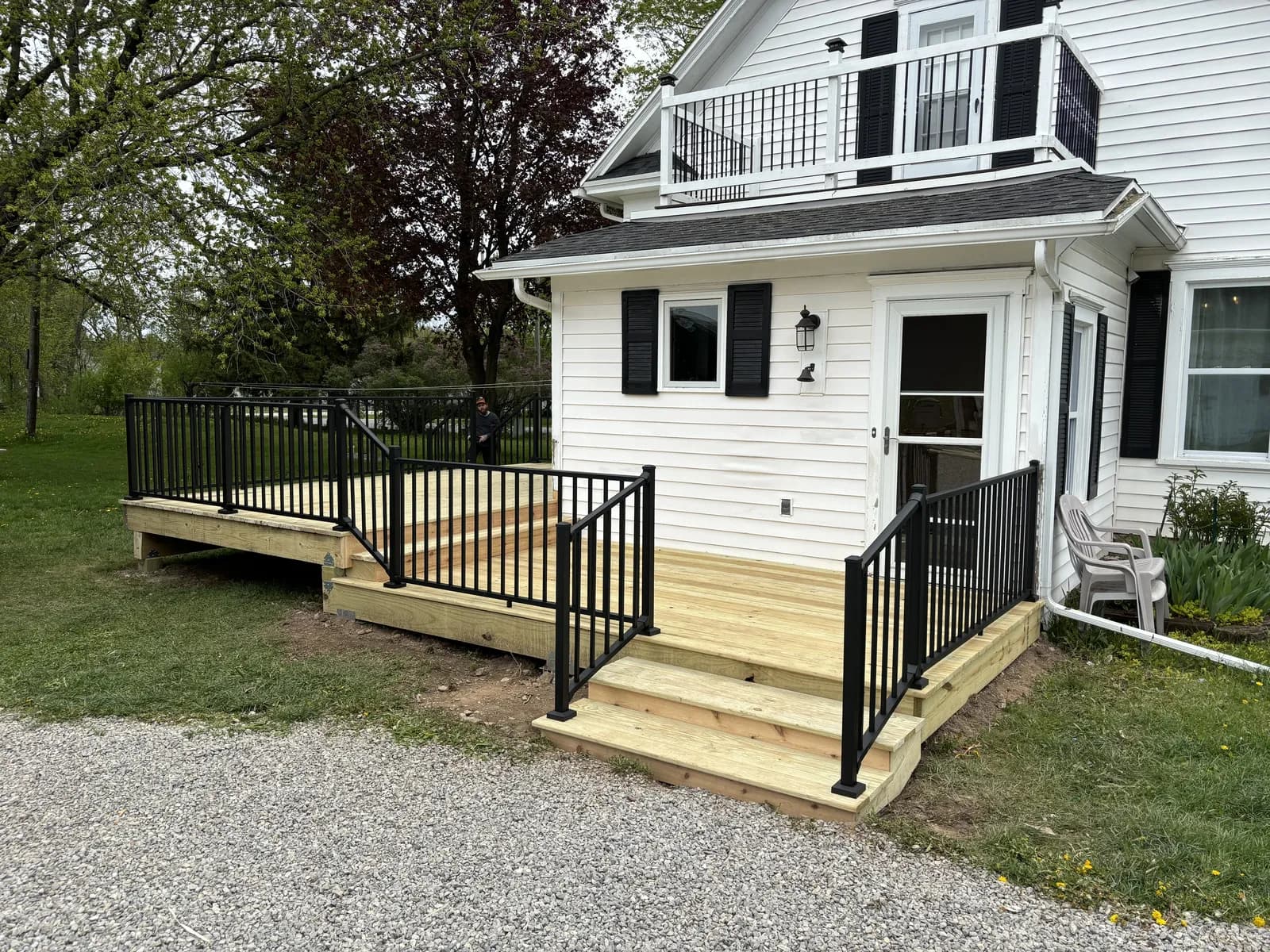 Neenah Multi-Level Deck 1