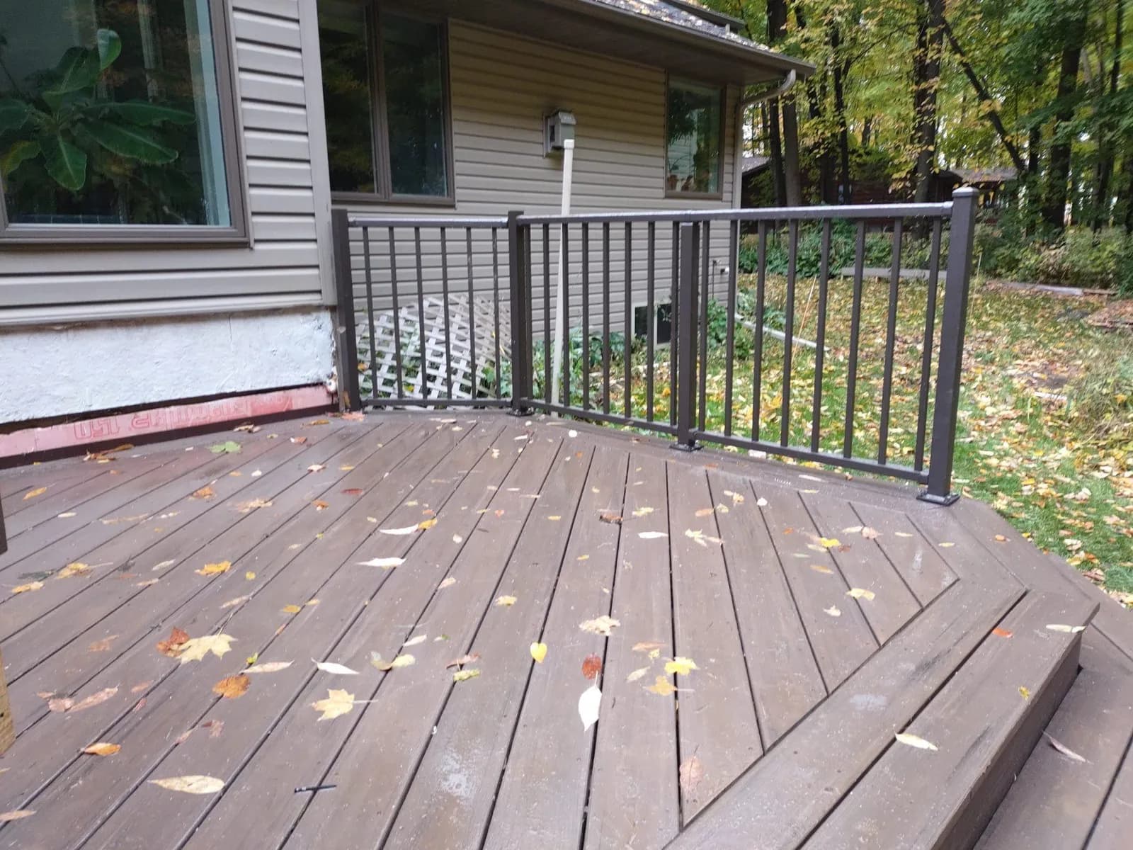 TimberTech Deck 45-Degree Infill Westbury Railing