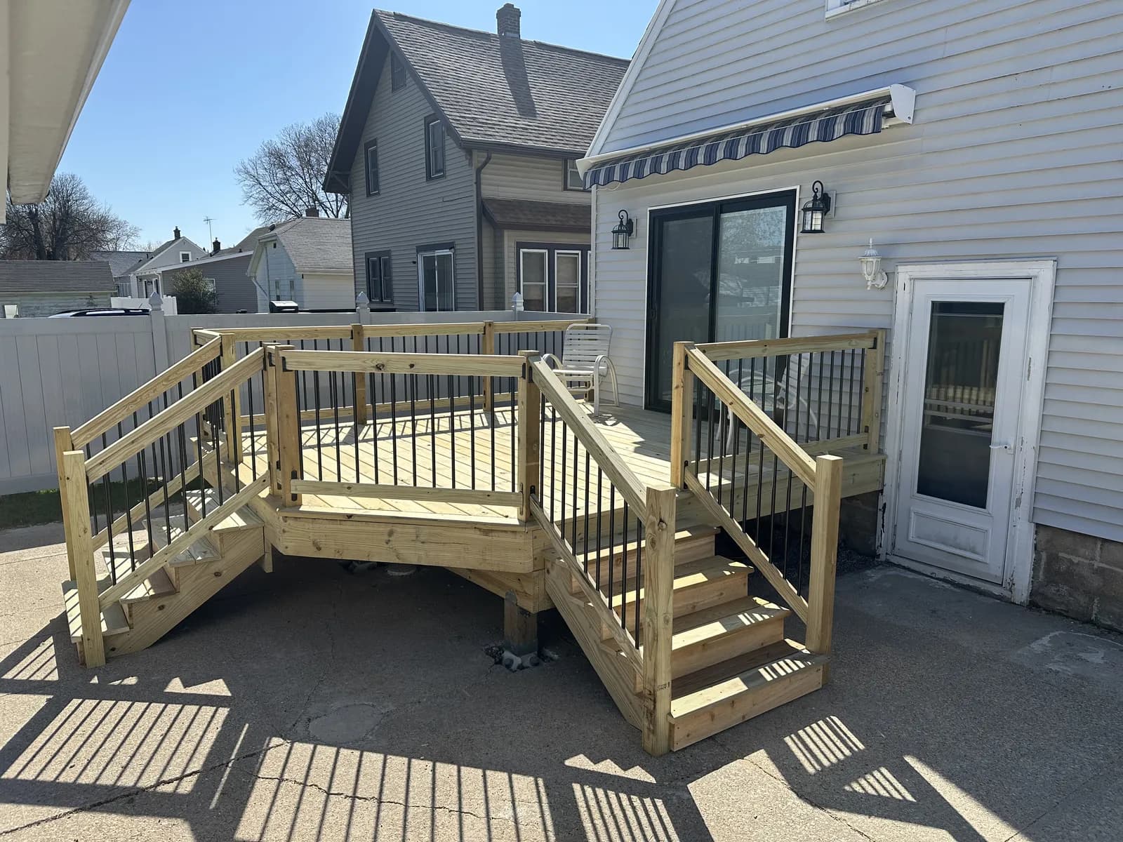 Menasha Wood Deck Metal Balusters 1