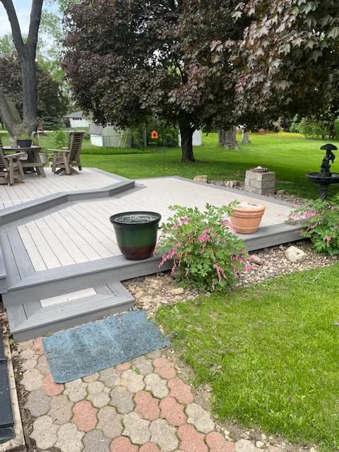 Neenah AZEK Deck Multi-Level